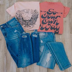 Image post by @shopfillyflair on Instagram