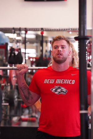 Image post by @UNMLoboFB on Twitter
