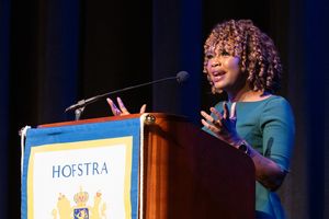 Image post by @hofstrau on Instagram
