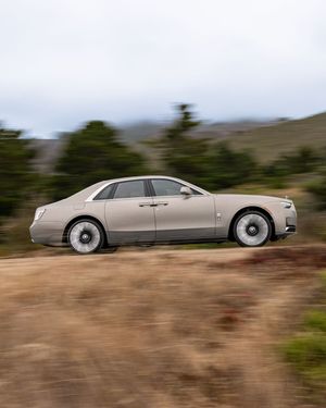 Image post by @rollsroycecarsna on Instagram
