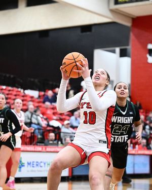 Image post by @ysuwomenshoops on Instagram