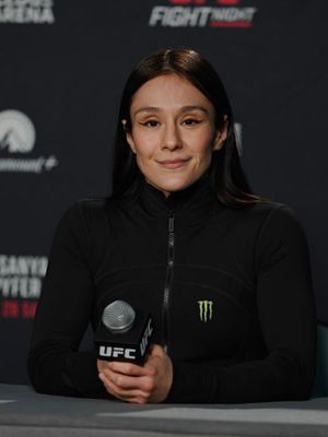 Image post by @alexa_grasso on Instagram
