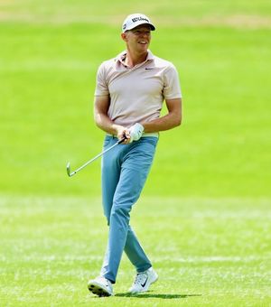 Image post by @alexknappegolf on Instagram