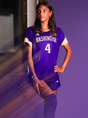 Image post by @uw_wsoccer on Instagram