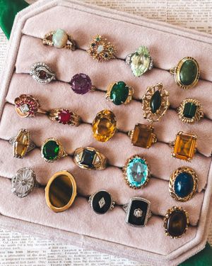 Image post by @maejeanvintage on Instagram