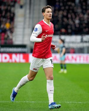 Image post by @azalkmaar on Instagram