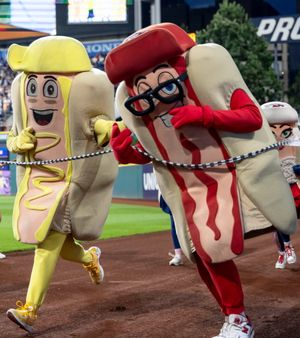 Image post by @clehotdogs on Instagram