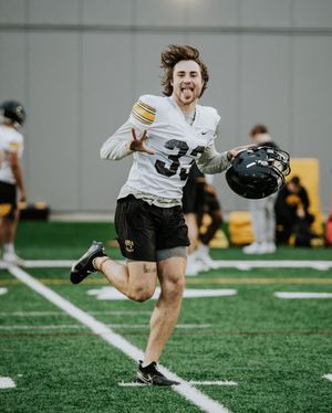 Image post by @hawkeyefootball on Instagram