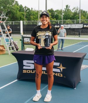 Image post by @sfa_tennis on Instagram