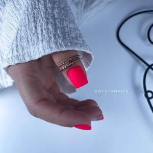 Image post by @nestanails on Instagram