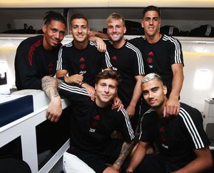 Image post by @lukeshaw23 on Instagram