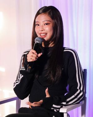 Image post by @ellemenhk on Instagram