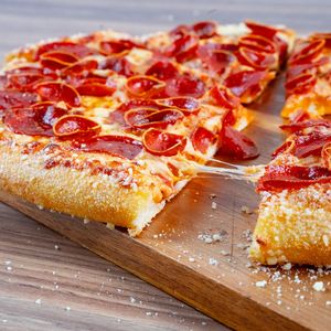 Image post by @hungryhowies on Instagram