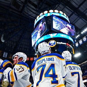 Image post by @buffalosabres on Instagram