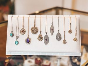 Image post by @maejeanvintage on Instagram