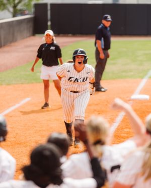 Image post by @ekusoftball on Instagram