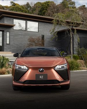 Image post by @discoverlexus on Instagram