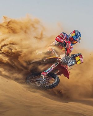 Image post by @foxmoto on Instagram