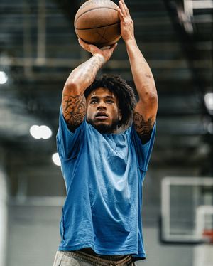 Image post by @dezhester on Instagram