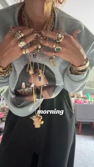 Video post by @shop.with.caroline on TikTok