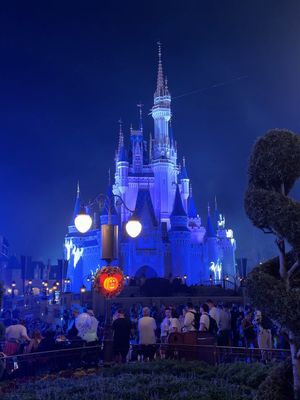 Image post by @Jessheartsthemeparks on Facebook