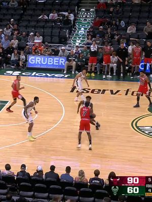 Video post by @chicagobulls on Twitter/X
