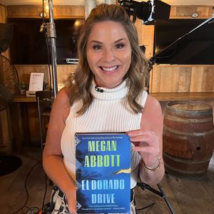 Image post by @readwithjenna on Instagram