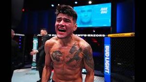 Video post by @ufcespanol on YouTube