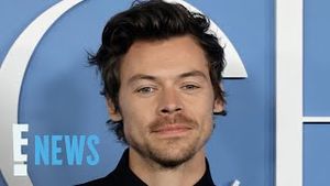 Video post by @enews on YouTube