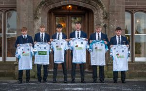Image post by @StrathallanSchl on Twitter