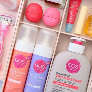 Image post by @eosproducts on Instagram