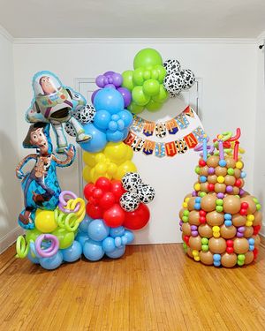 Image post by @partyup_balloons_by_melissa on Instagram