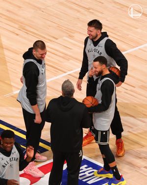 Image post by @warriors on Twitter/X