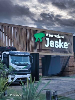 Image post by @aserraderojeske on Instagram