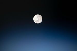 Image post by @nasaartemis on Instagram