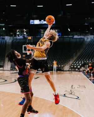 Image post by @courtlyb on Instagram