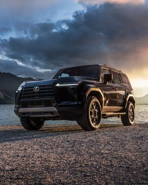 Image post by @discoverlexus on Instagram