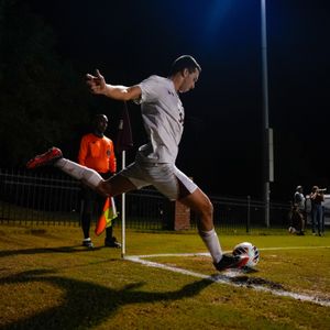 Image post by @elonmsoccer on Instagram