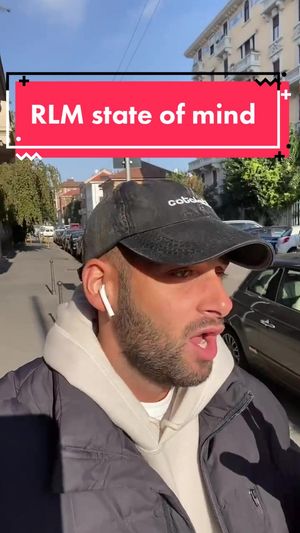 Video post by @il_milanese_imbruttito on TikTok