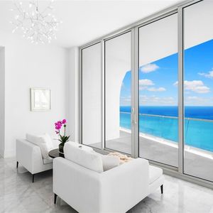 Image post by @ranarealtymiami on Instagram