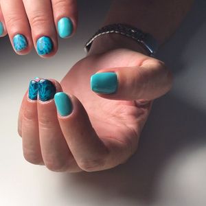 Image post by @nestanails on Instagram