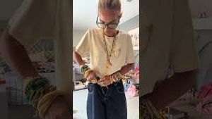 Video post by @shop.with.caroline on YouTube
