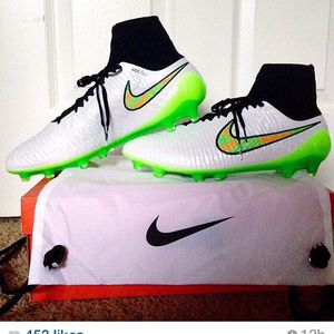 Image post by @soccerdotcom on Instagram