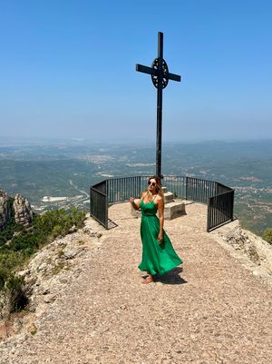 Image post by @caroldantasofficial on Instagram