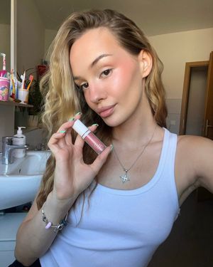 Image post by @elfcosmetics on Instagram
