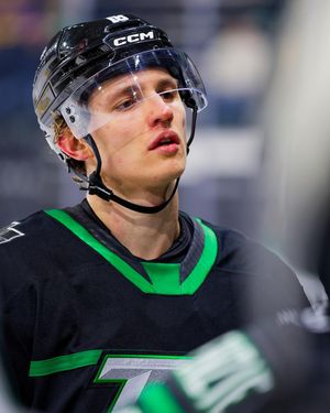 Image post by @txstarshockey on Instagram