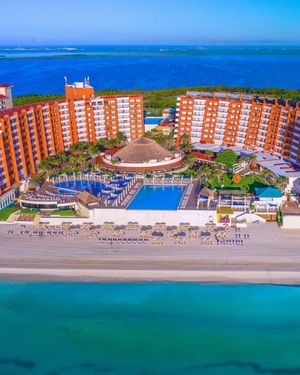 Image post by @sunwingvacations on Instagram