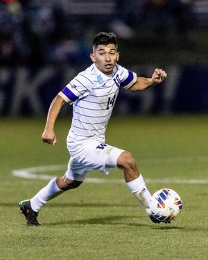 Image post by @uw_msoccer on Instagram