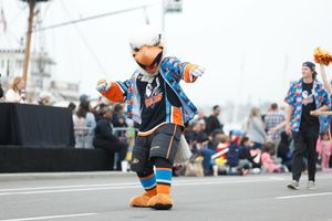 Image post by @holidaybowl on Instagram