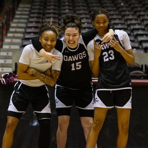 Image post by @SalukiWBasketball on Facebook